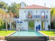 Moradia T3 +1 no centro de Cascais com piscina