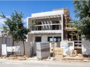 Moradia T3 a estrear, com piscina e vista mar em Santo...