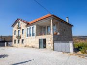 Moradia T3 à venda em Oliveira do Hospital