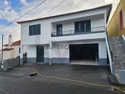 Moradia T3 à venda em Santana com garagem para até 8 carros