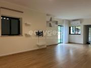 Moradia T3 Bairro da Encarnação com logradouro 34m2 e...