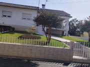 Moradia T3 com anexos e garagem em Nariz
