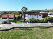 Moradia T3 com Armazém e Terreno em Olho Marinho, Óbidos