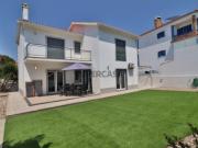 Moradia T3 com Fantástico Terraço de 120m2 e Vista MAR...