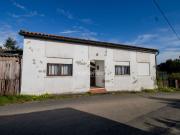 Moradia T3 com garagem e terreno, na zona da Chã!