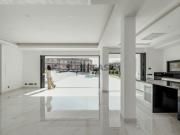 Moradia T3 com jardim e piscina, em Vilamoura, Algarve