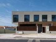 Moradia T3 com jardim, piscina e garagem em Bicesse
