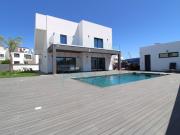 Moradia T3 com piscina, cave, garagem e vista mar na Fuzeta