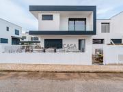 Moradia T3 com Piscina e Jardim |Abrunheira |Sintra