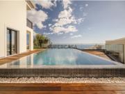 Moradia T3 com piscina e vista mar, no Funchal, Madeira