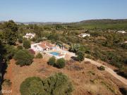 Moradia T3 com Piscina, inserida em lote de 5.000m2 em Foral