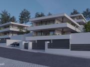 Moradia T3 com piscina privada e terraos com vista mar...