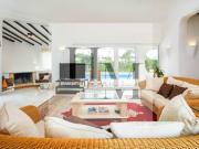 Moradia T3 com Piscina Privada em Localização Prime...