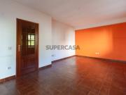 Moradia T3 com sótão, garagem e terreno em Serpins