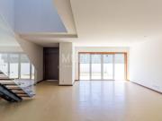 Moradia T3 com Suite, Garagem e Piscina – Torrão do Lameiro