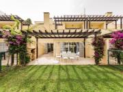 Moradia T3 com varandas, em Vilamoura