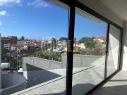 Moradia T3 com vista mar e varandas do Funchal, Madeira