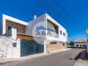 Moradia T3 Como Nova no Centro de Pataias