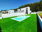Moradia T3 de 4 frentes Arquitetura Moderna C/ piscina...