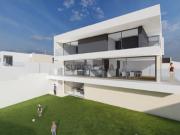 Moradia T3 de Luxo 3 Suites, Elevador, Piscina e Jardim...