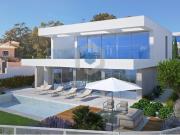 Moradia T3 de Luxo com Piscina e Vista Mar