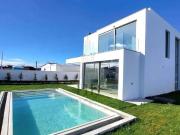 Moradia T3 de Luxo NOVA com Jardim e Piscina | Gouveia |...