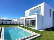 Moradia T3 de Luxo NOVA com Jardim e Piscina | Gouveia |...