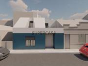 Moradia T3 Duplex Contemporâneo no Coração do Seixal