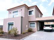 Moradia T3 duplex mobilada e equipada, quase nova com...