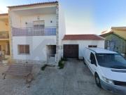 Moradia T3 e garagem para renovar, em Escaroupim...