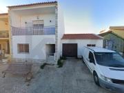 Moradia T3 e garagem para renovar, em Escaroupim...