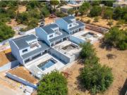 Moradia T3 em banda com Piscina e Garagem