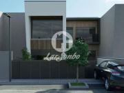 Moradia T3 em banda Nova com piscina e G.F. p/ 4 carros...