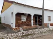 Moradia T3 em Capelins Santo António