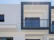 Moradia T3 em construção localizada na zona de Vale de... Moradia T3 em construção localizada na zona de Vale de...