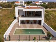 Moradia T3 + 1 | Piscina | Garagem | | 3 Suítes | Vista...