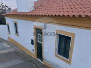 Moradia em Figueira e Barros