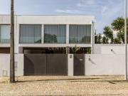 Moradia T3 em Banda com Luz Natural e Espao Exterior em...