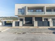 Moradia T3 em Lousada | Terraço e Garagem