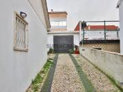 Moradia T3 em Santa Iria de Azoia, São João da Talha e...