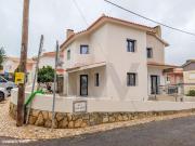 Magnfica Moradia T3 Isolada com Piscina e Acabamentos de...