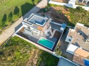 MORADIA T3 ISOLADA COM PISCINA NA ERICEIRA