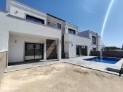 Moradia T3 moderna com piscina e estacionamento privado...