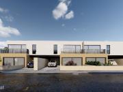 Moradia T3 na Embra, Marinha Grande Conforto e...