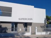 Moradia T3 na Lagoa de Albufeira com Piscina e Espaços...