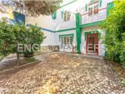 Moradia T3 na Praia Verde com jardins privativos