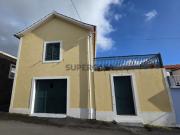 Moradia T3 nas Lajes do Pico com garagem e terraço com...