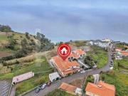 Moradia T3 nos Prazeres, concelho da Calheta com espaço...