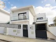 Moradia T3 Nova às Portas da Cidade Viva o Melhor dos...