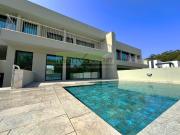 Moradia T3 Nova com Piscina em Leceia. O Seu Novo Lar em...